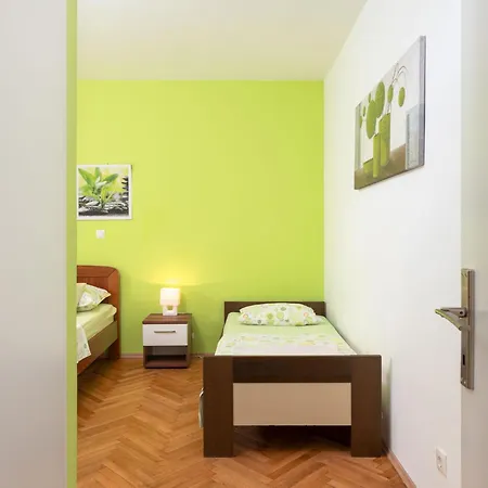 Apartamento Vjera By Interhome *